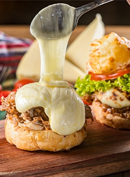 Pão de Queijo Recheado